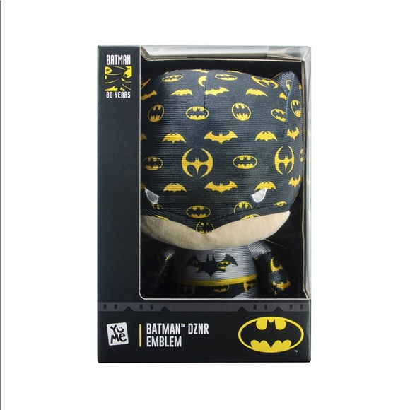 7” DZNR BATMAN ENBLEM COLLECTOR’s CHIBI PLUSH - Picture 2 of 8